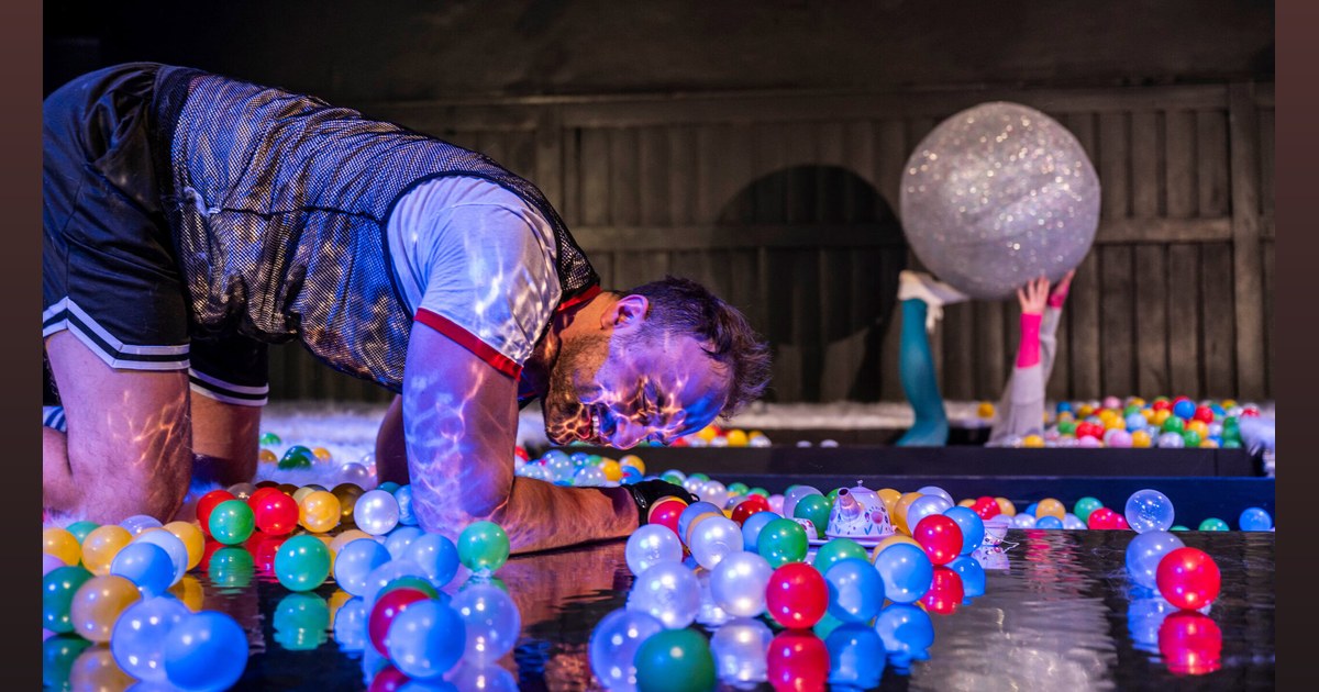 Dúhový Pride Bratislava: The Island of Misfit Toys + PINKBUS slovenský a žiadny iný